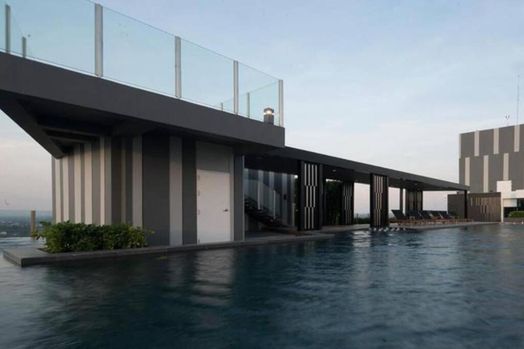 The Base Central Pattaya Sea View Condo With Infinity Pool Ngoại thất bức ảnh